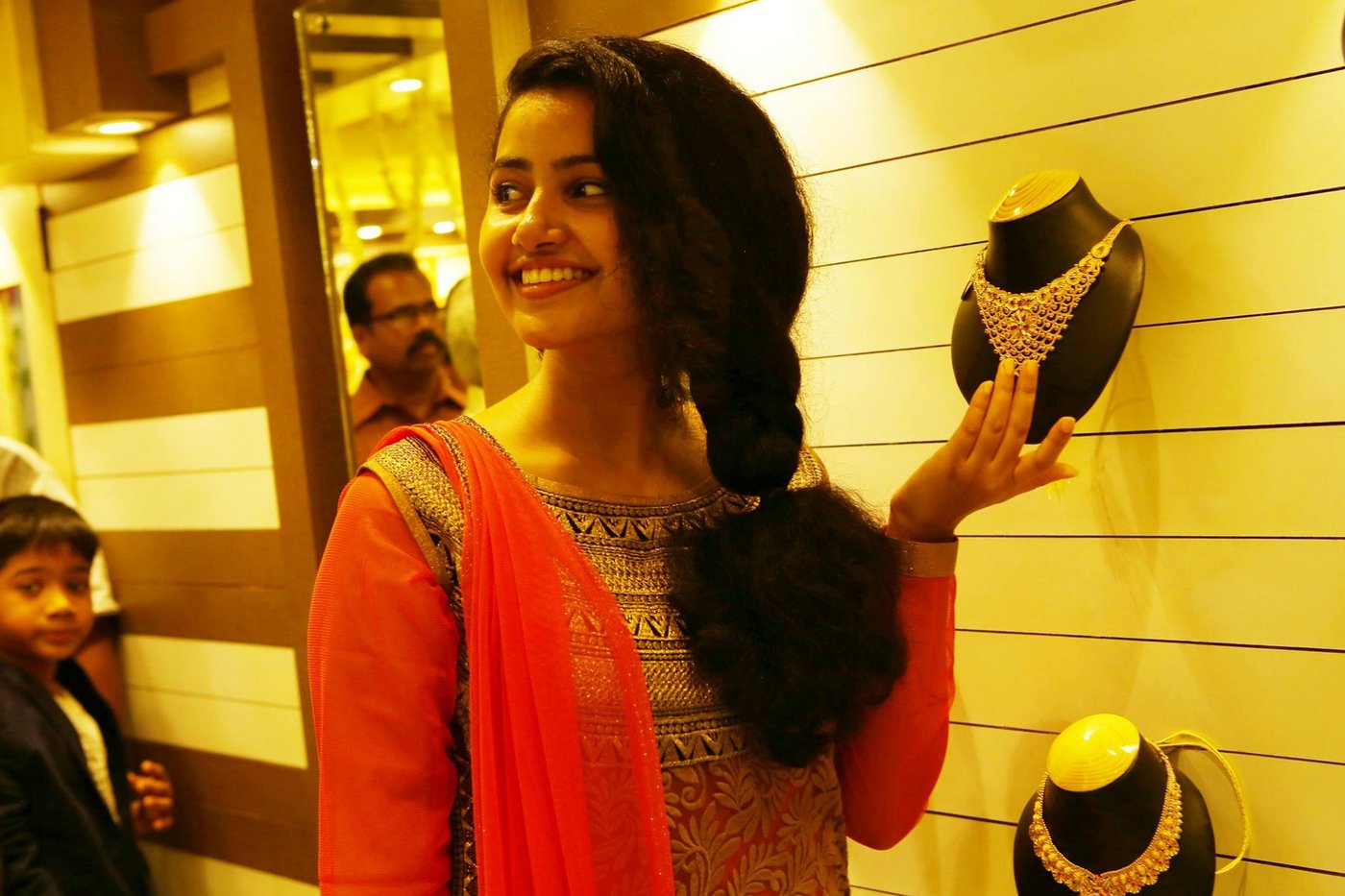 Anupama Parameswaran A Aa Heroine Photos