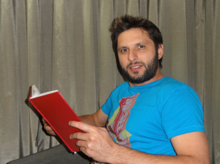 Cricket, Criketers and their books, Favourite books, Cricketers, Entertainment